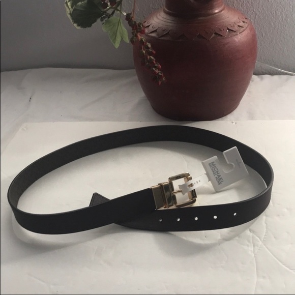 Michael kors twist reversible belt. - Picture 5 of 16